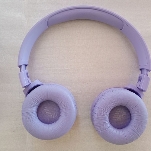 JBL Tune 520BT wireless on-ear headphones like new, purple