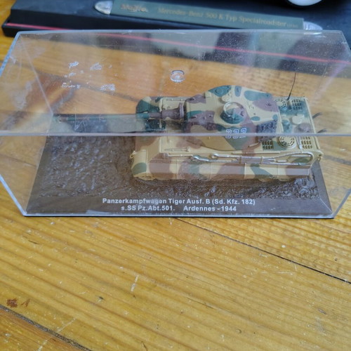 Tiger II (King Tiger) Ausf. B 1:72 Die-Cast Tank used with Display Case