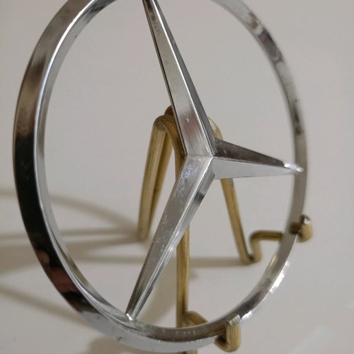 Mercedes emblem used, metal chrome-plated