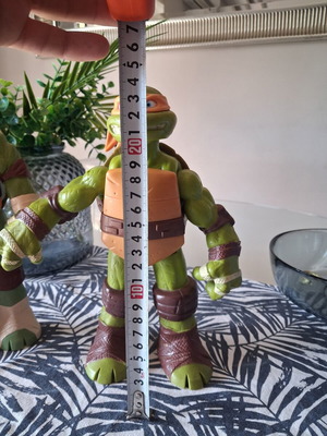 Michelangelo 2012 figure like new, functional