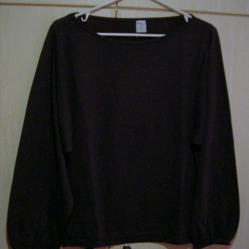Brown blouse like new, one size with elastic cuffs and waist