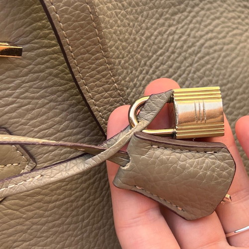 Leather handbag grey like new