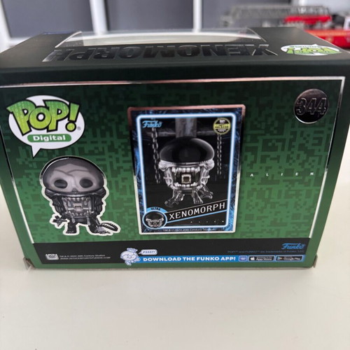 Funko Pop! Alien Xenomorph (Ultra) new, metallic, glows in dark