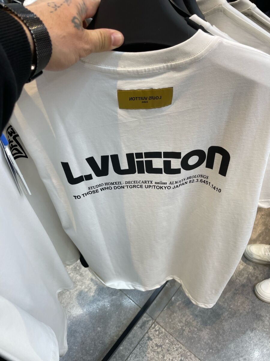 Louis Vuitton t shirt new, white, size S - € 40,00 - Vendora.cy