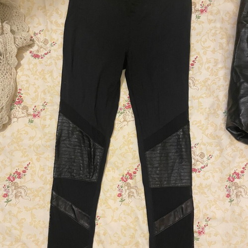 Hollister leggings like new with leatherette and mesh, size S