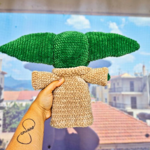 Yoda knitted plush doll like new, 28cm height