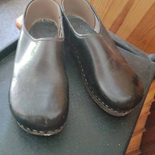 Classic black Scandinavian Dutch style clogs with closed heel, size 38