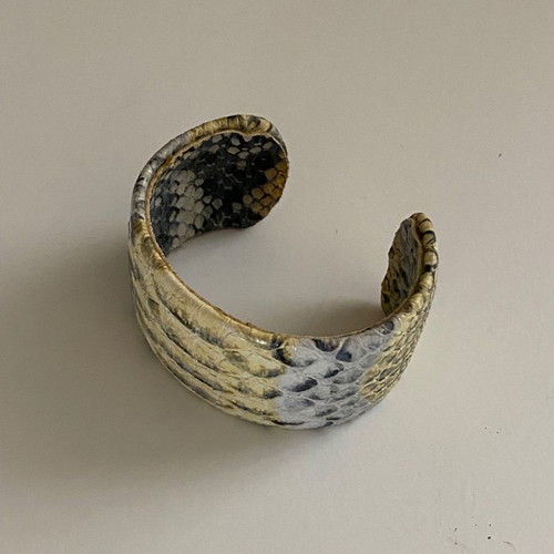 Cuff bracelet used in snake print open style