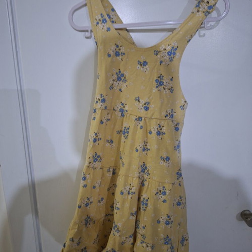 Girls' clothing set like new, 11 pieces for ages 3-4