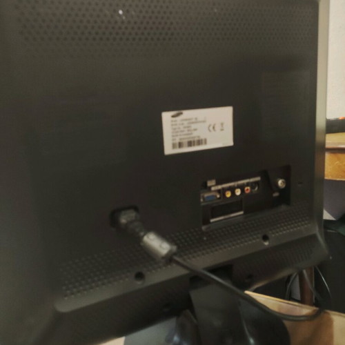 Samsung TV used, for computer, in excellent working condition