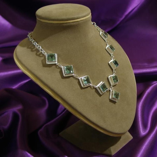 Fashion 925 silver necklace with green amethyst crystals new