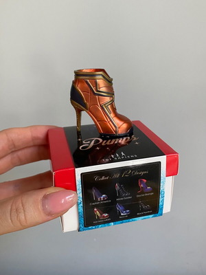 Toy Sapiens Marvel Infinity Saga Pumps mini collectible decorative shoe new