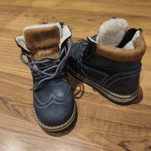 Children's winter boots size 27 like new, blue with fur lining