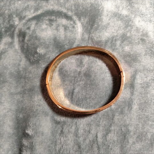 Metal bracelet with eyes like new, white and blue