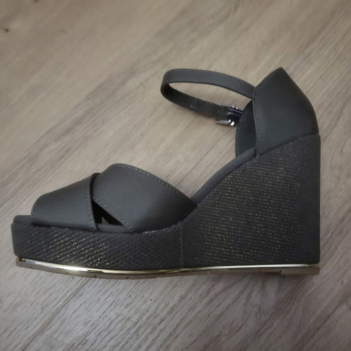 Tommy Hilfiger khaki platform sandals size 38 like new
