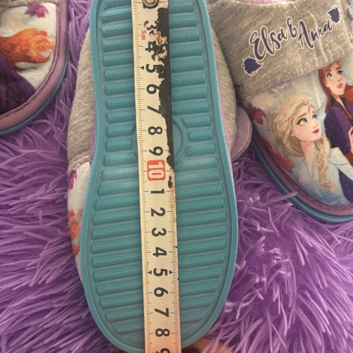 Elsa slippers like new, pack of 2 in different sizes, purple