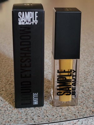 Sample Beauty Multi-Use Liquid Shadow in "Strapping" new