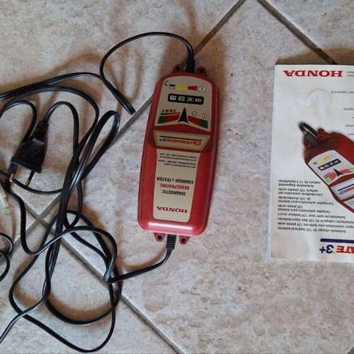 Honda Optimate 3 Battery Charger like new, 0.6A