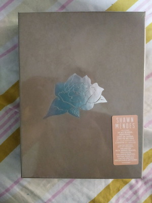Shawn Mendes boxset Fanbox Deluxe Edition new