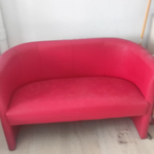 Two-seater leatherette sofa used, dimensions 123cm x 60cm