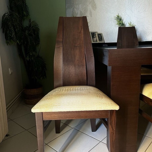Dining set with 6 chairs like new, beech wood wenge color, beige leather