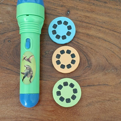 Children's dinosaur projector flashlight with 3 image discs