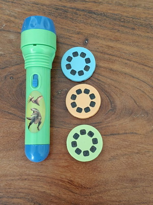 Children's dinosaur projector flashlight with 3 image discs