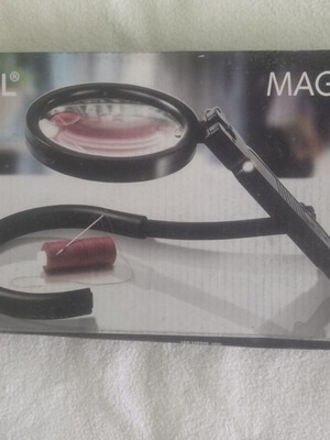 Universal magnifier new with rotating durable acrylic lens