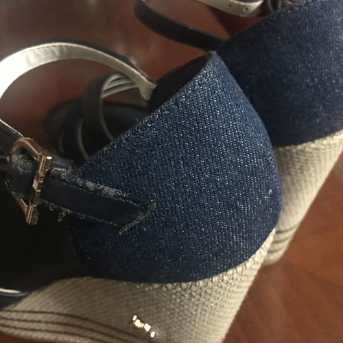 Tommy Hilfiger sandals like new, size 36, platform with strap