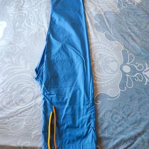 Nursing set pants new, size small with pockets