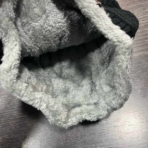 Winter hat and neck warmer set like new with fur lining