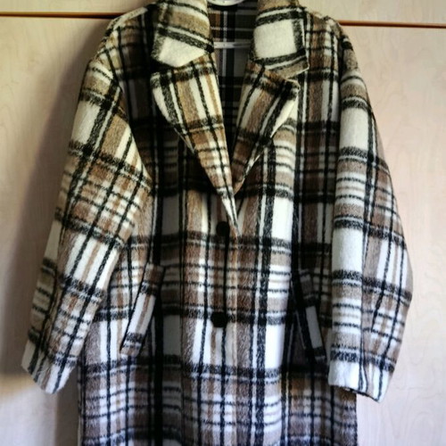Vero Moda checked coat size Large like new