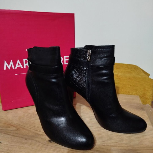 Maria Mare black ankle boots with round toe and stiletto heel size 40 like new