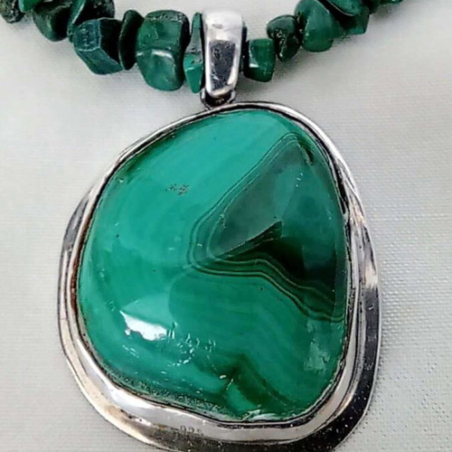 Necklace with natural malachite and 925 silver element new