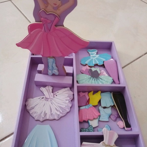 Magnetic ballerina like new, missing box lid