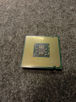 Intel Celeron Dual-Core E1400 processor used, Socket LGA775