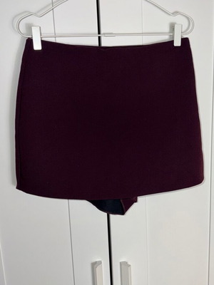 Zara skirt shorts large women's purple burgundy mini used, needs sewing