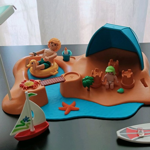 Playmobil Family Fun at the Beach 9425 like new