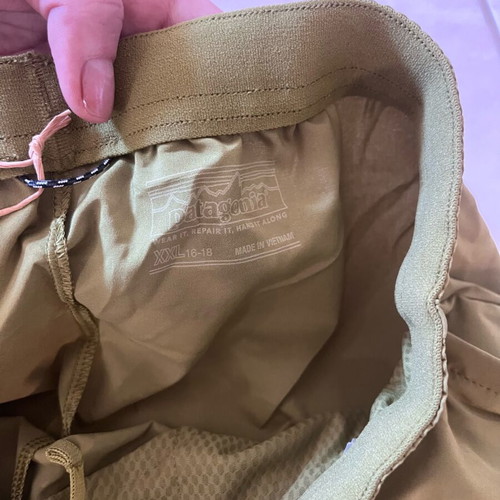 Patagonia shorts brand new, green, for 16 years old, sizes 164-170 cm