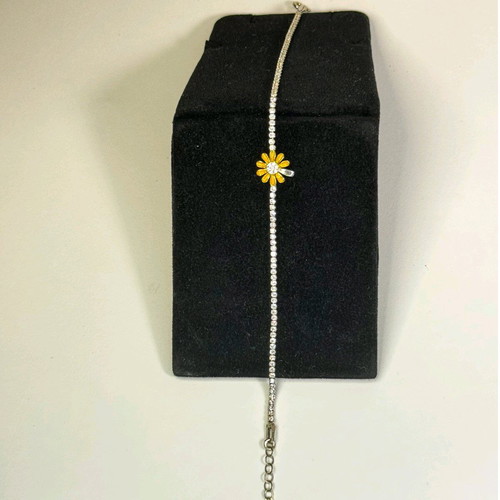 Silver bracelet with daisy design 925 degree new