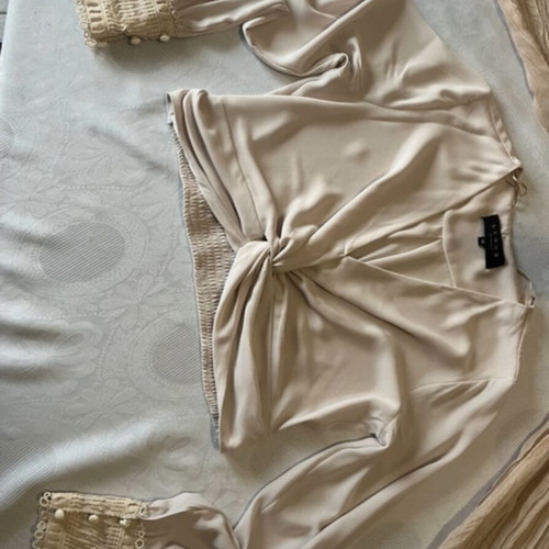 Crop top Lynne size 40 beige in like new condition