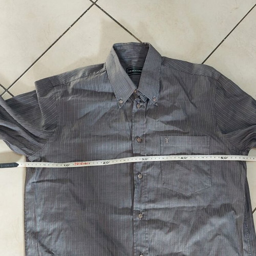The Bostonians men's dress shirt size L like new, gray and pink