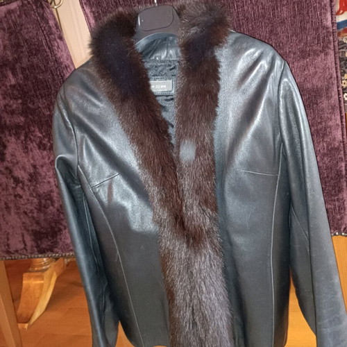 Italian leather jacket with fur like new, black