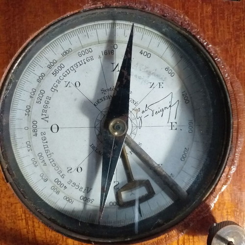 Collectible wooden topographic compass used Delagrave Paris