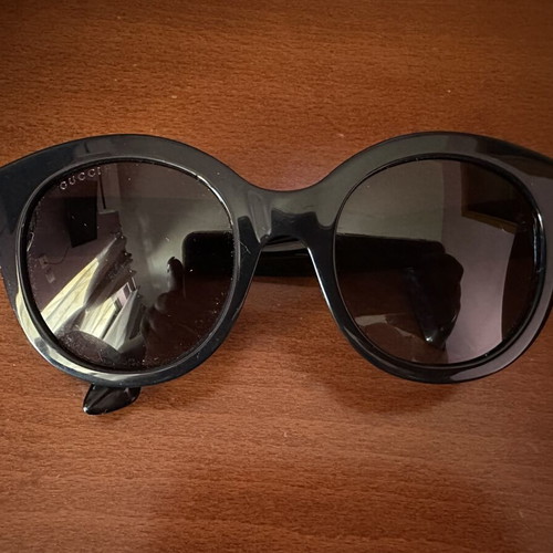 Gucci women's sunglasses like new, black