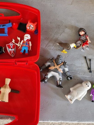Playmobil figures used, set as shown
