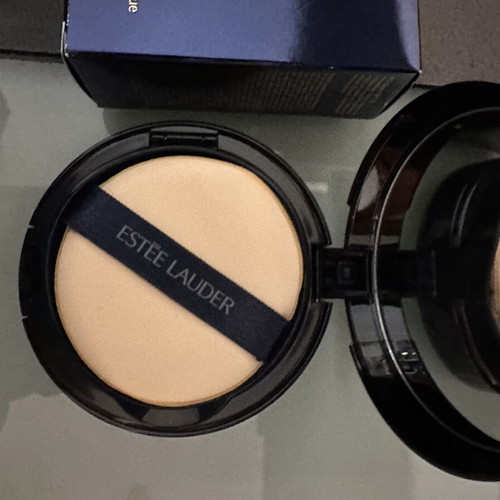 Estée Lauder Double Wear Cushion BB, new
