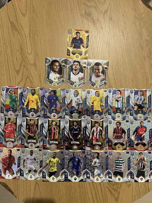 Panini 365 Adrenalyn XL 2026 cards like new, pack of 25 collectible