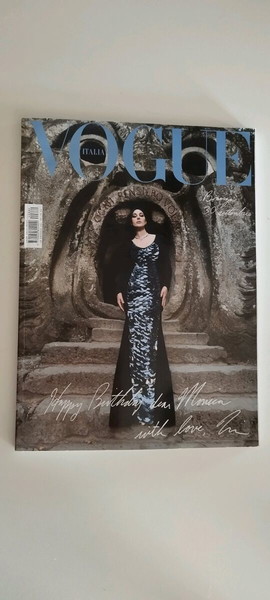 Vogue Italia τεύχος 889, Monica Bellucci by Tim Burton NEW