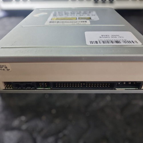 Cd-RW drive WRR-4848 IDE used with volume control and AUX port